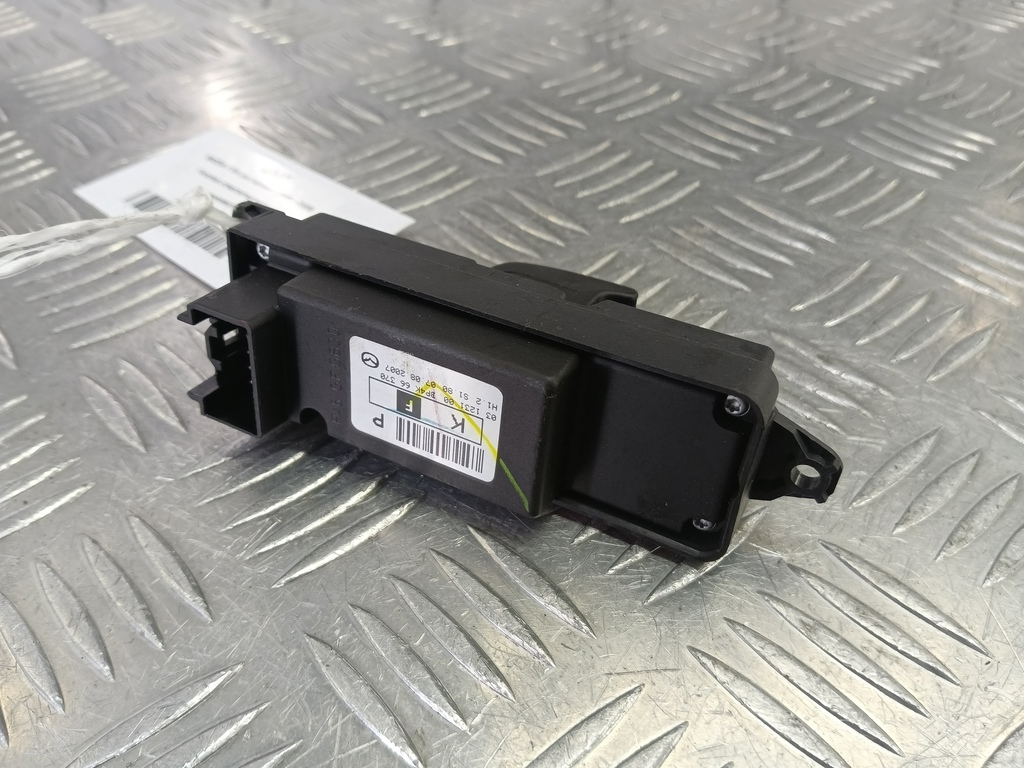 кнопка стеклоподъемника MAZDA 3 1.6 MT (105 л.с.)3  BK рестайлинг (2006—2009) Седан BP4K-66-370, 520 рублей, Москва