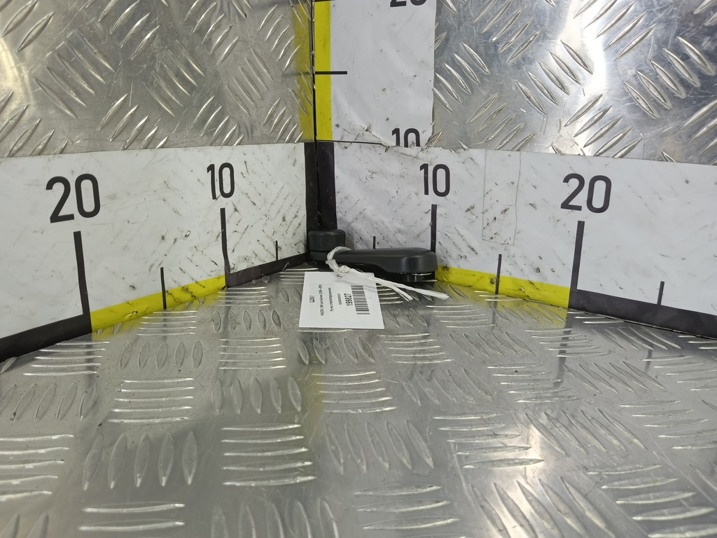 ручка стеклоподъемника MAZDA 3 1.6 MT (105 л.с.)3  BK рестайлинг (2006—2009) Седан B25D58580C02, 520 рублей, Москва