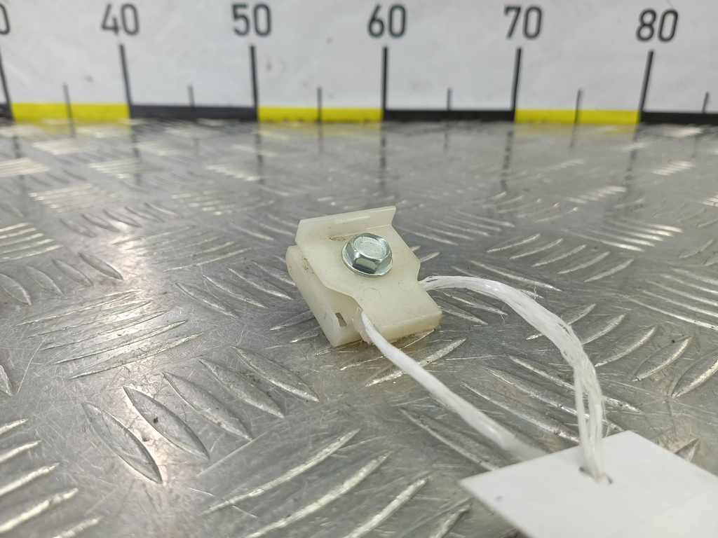 кронштейн стекла двери MAZDA 3 1.6 MT (105 л.с.)3  BK рестайлинг (2006—2009) Седан GJ6A-58-512, 980 рублей, Москва