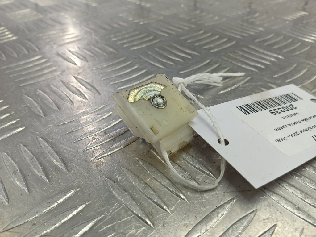 кронштейн стекла двери MAZDA 3 1.6 MT (105 л.с.)3  BK рестайлинг (2006—2009) Седан GJ6A-58-512, 980 рублей, Москва