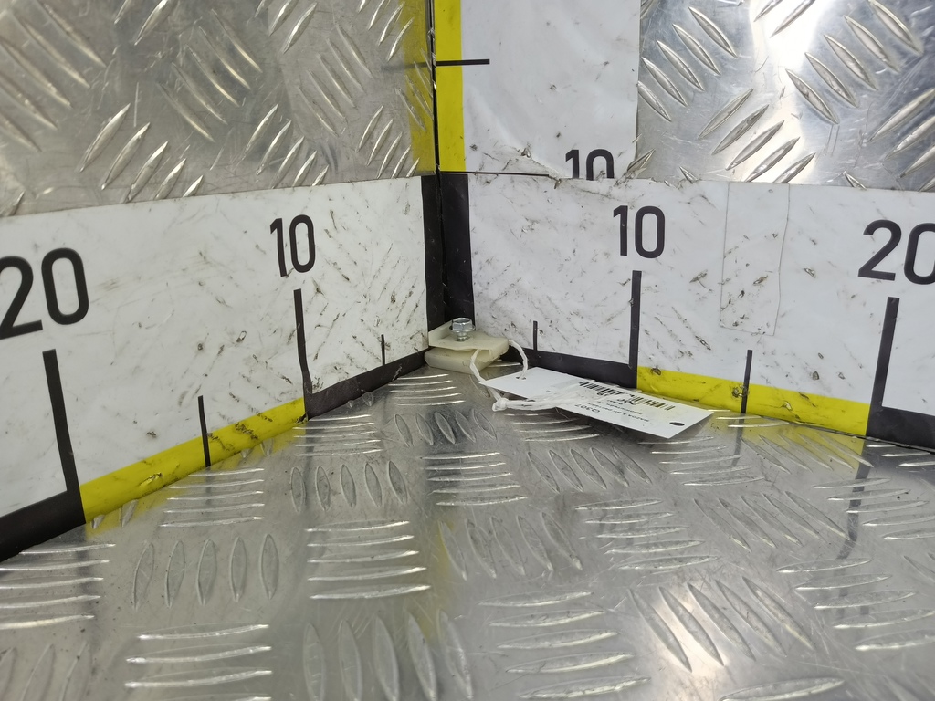 кронштейн стекла двери MAZDA 3 1.6 MT (105 л.с.)3  BK рестайлинг (2006—2009) Седан GJ6A-58-512, 980 рублей, Москва