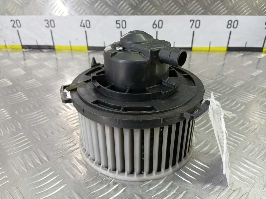 моторчик отопителя MAZDA 3 1.6 MT (105 л.с.)3  BK рестайлинг (2006—2009) Седан B32L61B10, 2820 рублей, Москва