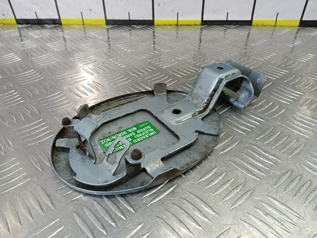 лючок бензобака MAZDA 3 1.6 MT (105 л.с.)3  BK рестайлинг (2006—2009) Седан BN8V42410E, 520 рублей, Москва