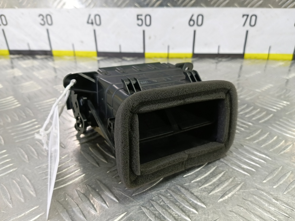 решетка воздуховода MAZDA 3 1.6 MT (105 л.с.)3  BK рестайлинг (2006—2009) Седан BR5S-64-930A, 630 рублей, Москва