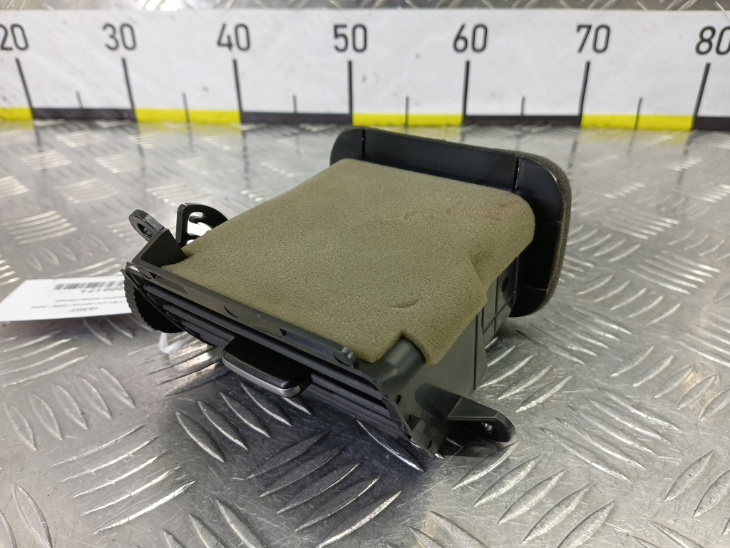 решетка воздуховода MAZDA 3 1.6 MT (105 л.с.)3  BK рестайлинг (2006—2009) Седан BR5S-64-930A, 630 рублей, Москва