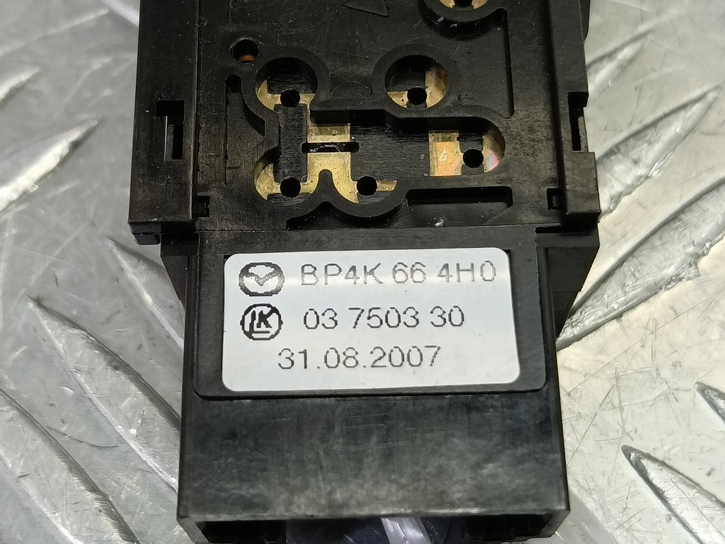 кнопка аварийной сигнализации MAZDA 3 1.6 MT (105 л.с.)3  BK рестайлинг (2006—2009) Седан BP4K664H0, 860 рублей, Москва