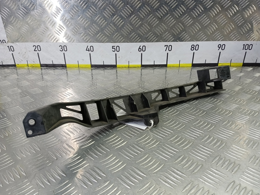 кронштейн бампера MAZDA 3 1.6 MT (105 л.с.)3  BK рестайлинг (2006—2009) Седан BN8V50161B, 750 рублей, Москва