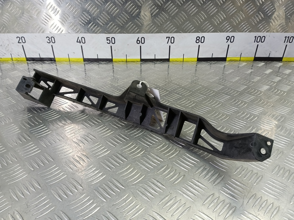 кронштейн бампера MAZDA 3 1.6 MT (105 л.с.)3  BK рестайлинг (2006—2009) Седан BN8V50161B, 750 рублей, Москва