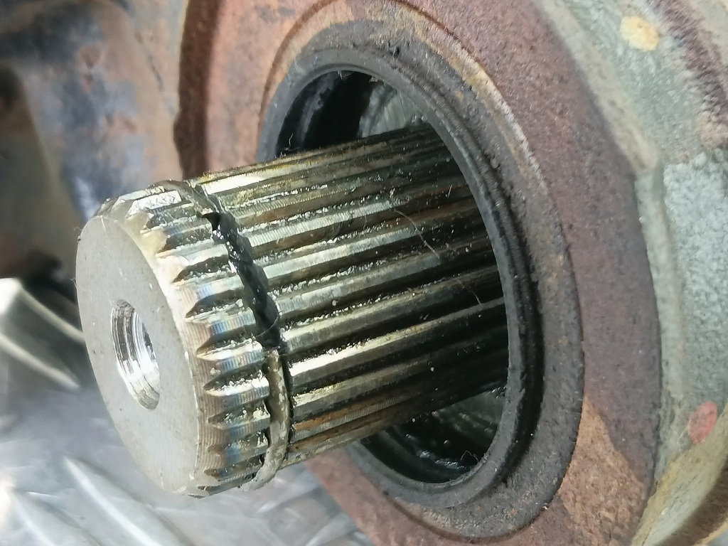 вал промежуточный MAZDA 3 1.6 MT (105 л.с.)3  BK рестайлинг (2006—2009) Седан FG0525700F, 18800 рублей, Москва