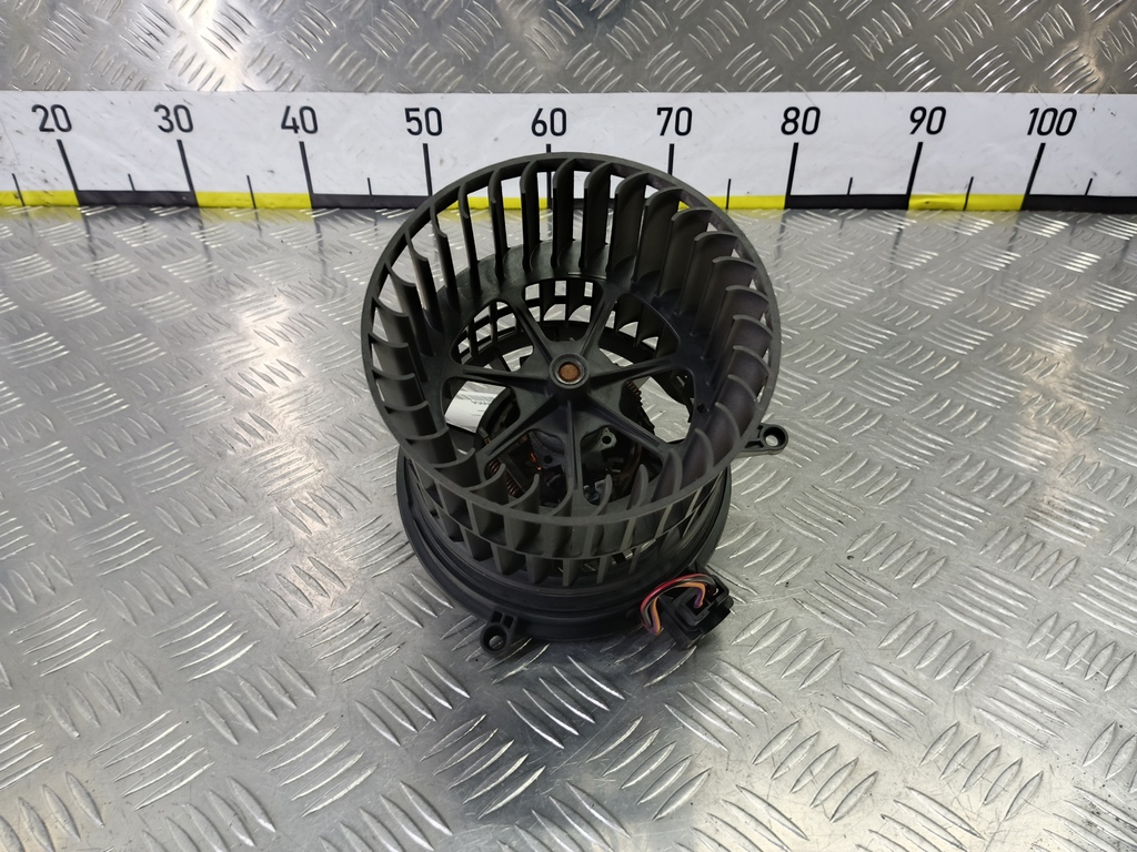 моторчик отопителя FORD Fusion 1.4 MT (80 л.с.)Fusion  I рестайлинг (2005—2012) Хетчбэк 1252927, 2130 рублей, Москва