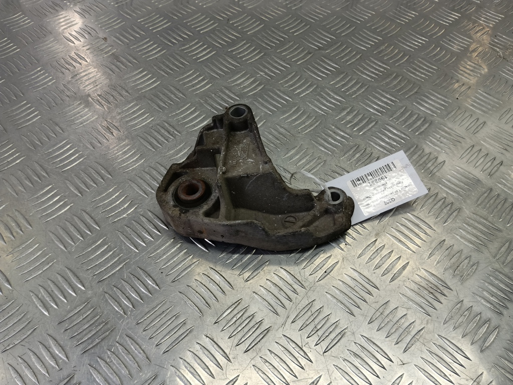 кронштейн двигателя (двс) MAZDA 3 1.6 MT (105 л.с.)3  BK рестайлинг (2006—2009) Седан BP4K39010D, 860 рублей, Москва