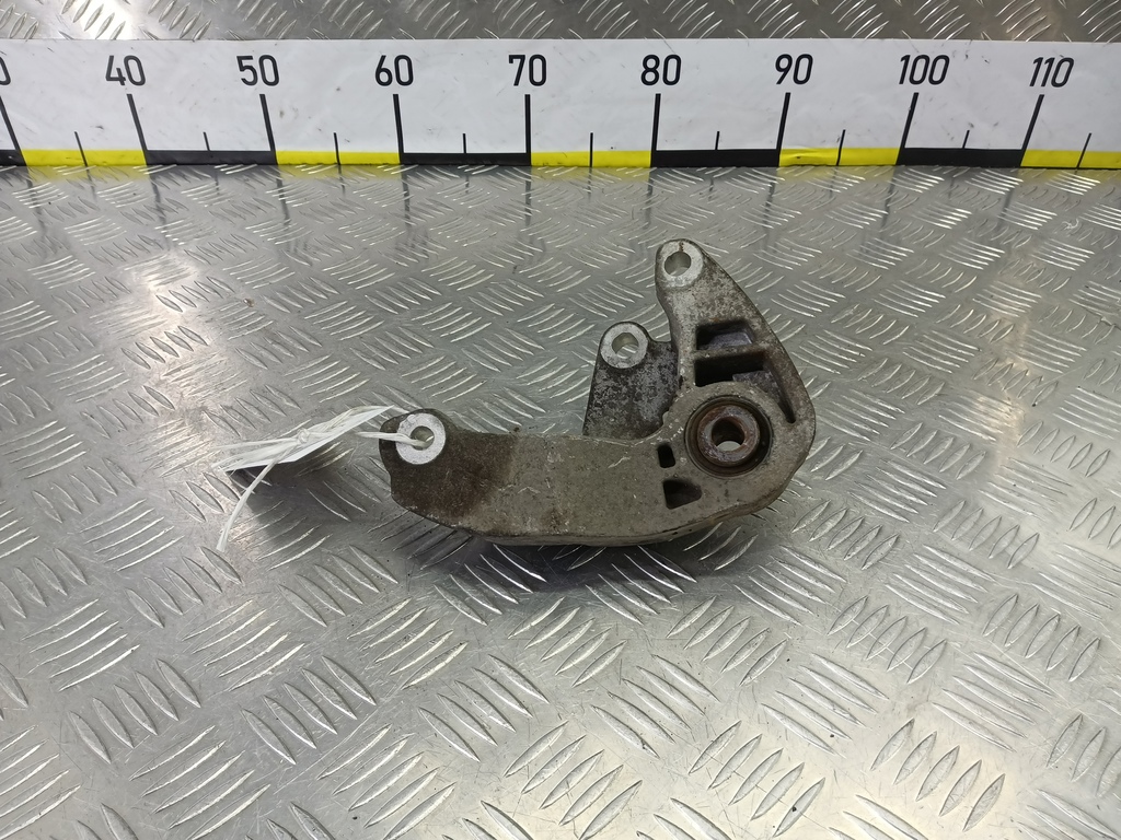 кронштейн двигателя (двс) MAZDA 3 1.6 MT (105 л.с.)3  BK рестайлинг (2006—2009) Седан BP4K39010D, 860 рублей, Москва