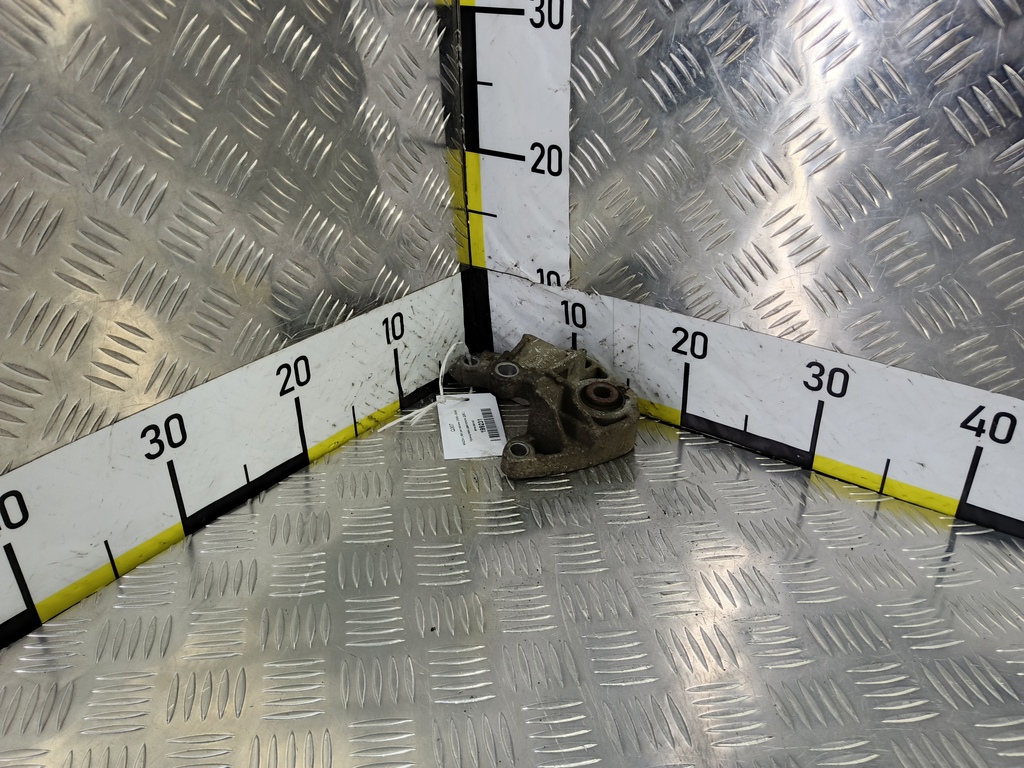 кронштейн двигателя (двс) MAZDA 3 1.6 MT (105 л.с.)3  BK рестайлинг (2006—2009) Седан BP4K39010D, 860 рублей, Москва