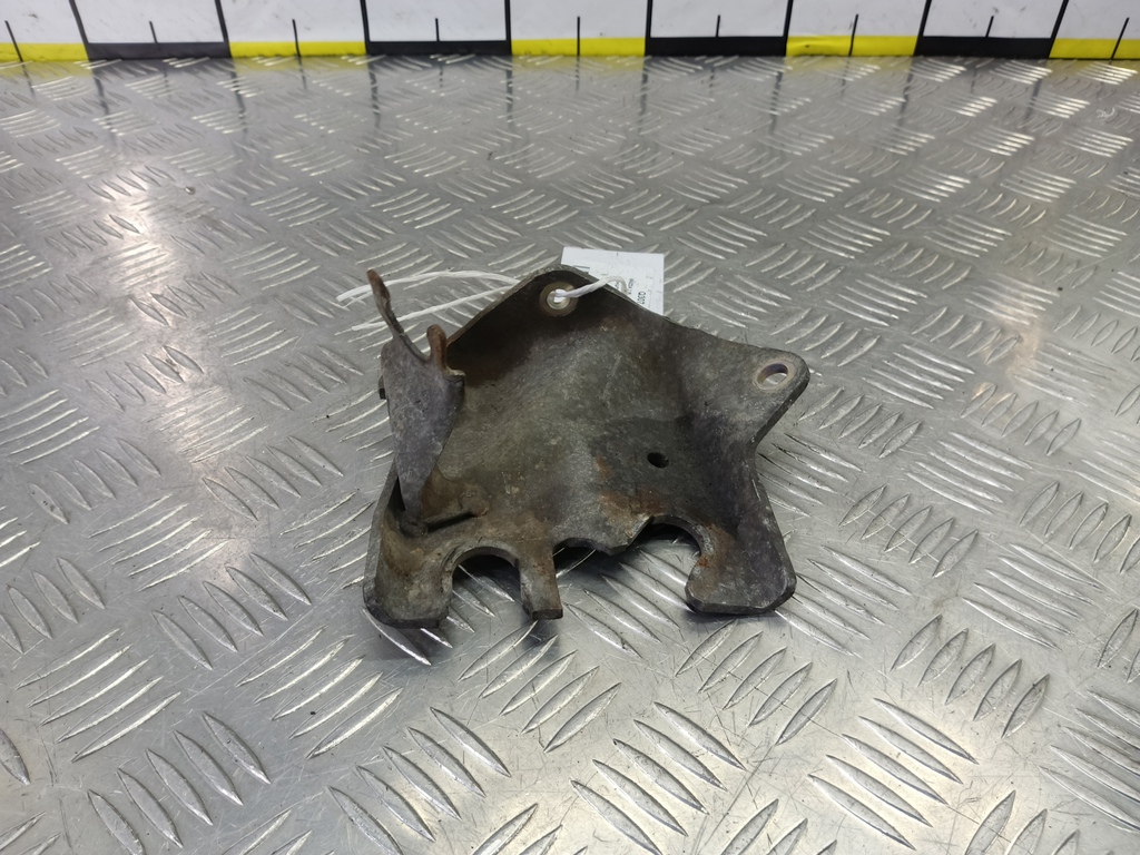 кронштейн тросов кпп MAZDA 3 1.6 MT (105 л.с.)3  BK рестайлинг (2006—2009) Седан BP4K4608XC, 750 рублей, Москва