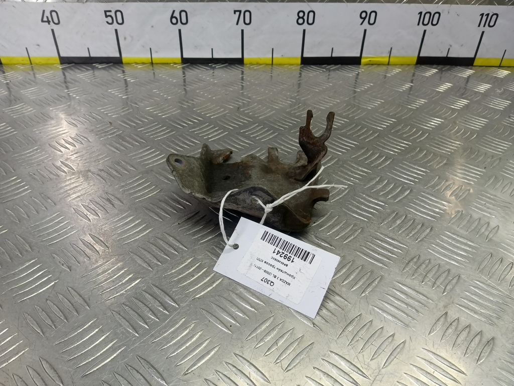 кронштейн тросов кпп MAZDA 3 1.6 MT (105 л.с.)3  BK рестайлинг (2006—2009) Седан BP4K4608XC, 750 рублей, Москва