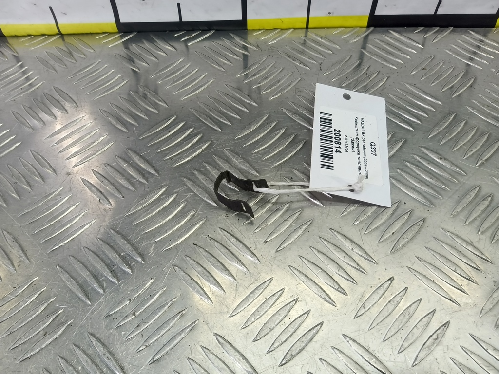 кронштейн форсунки топливной (зажим) MAZDA 3 1.6 MT (105 л.с.)3  BK рестайлинг (2006—2009) Седан ZJ0113243A, 520 рублей, Москва