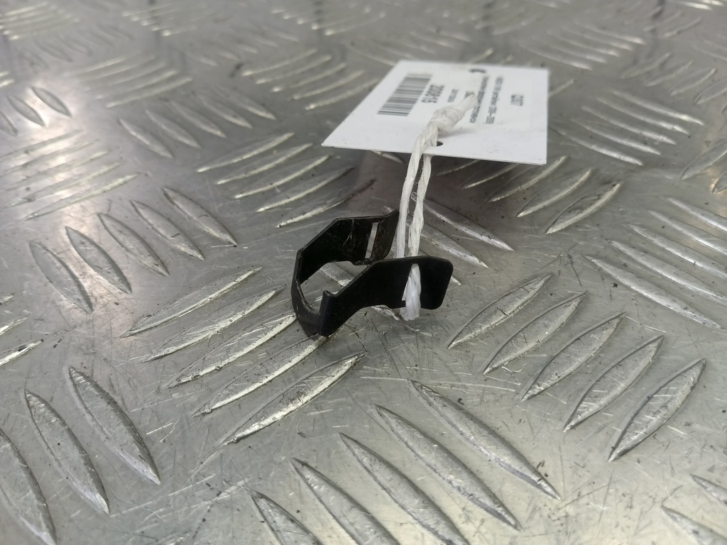 кронштейн форсунки топливной (зажим) MAZDA 3 1.6 MT (105 л.с.)3  BK рестайлинг (2006—2009) Седан ZJ0113243A, 520 рублей, Москва