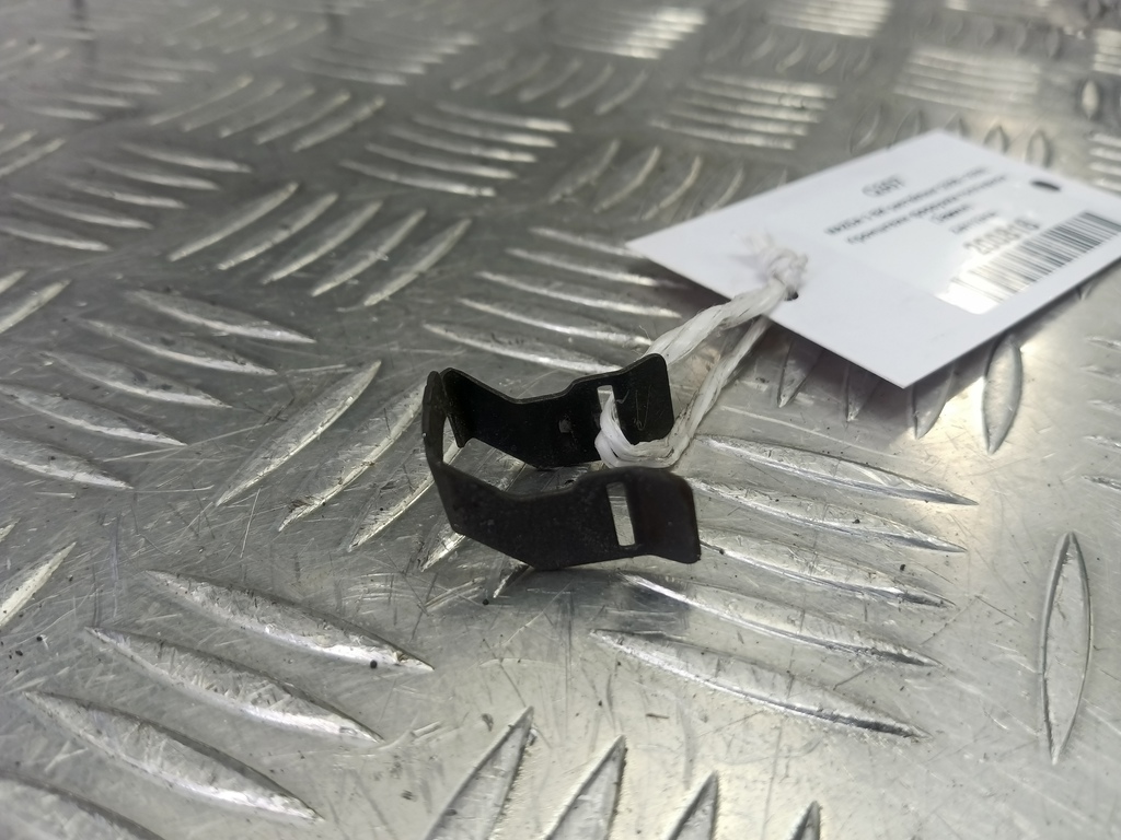 кронштейн форсунки топливной (зажим) MAZDA 3 1.6 MT (105 л.с.)3  BK рестайлинг (2006—2009) Седан ZJ0113243A, 520 рублей, Москва