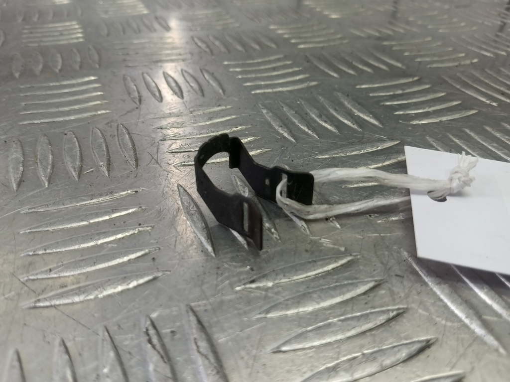 кронштейн форсунки топливной (зажим) MAZDA 3 1.6 MT (105 л.с.)3  BK рестайлинг (2006—2009) Седан ZJ0113243A, 520 рублей, Москва