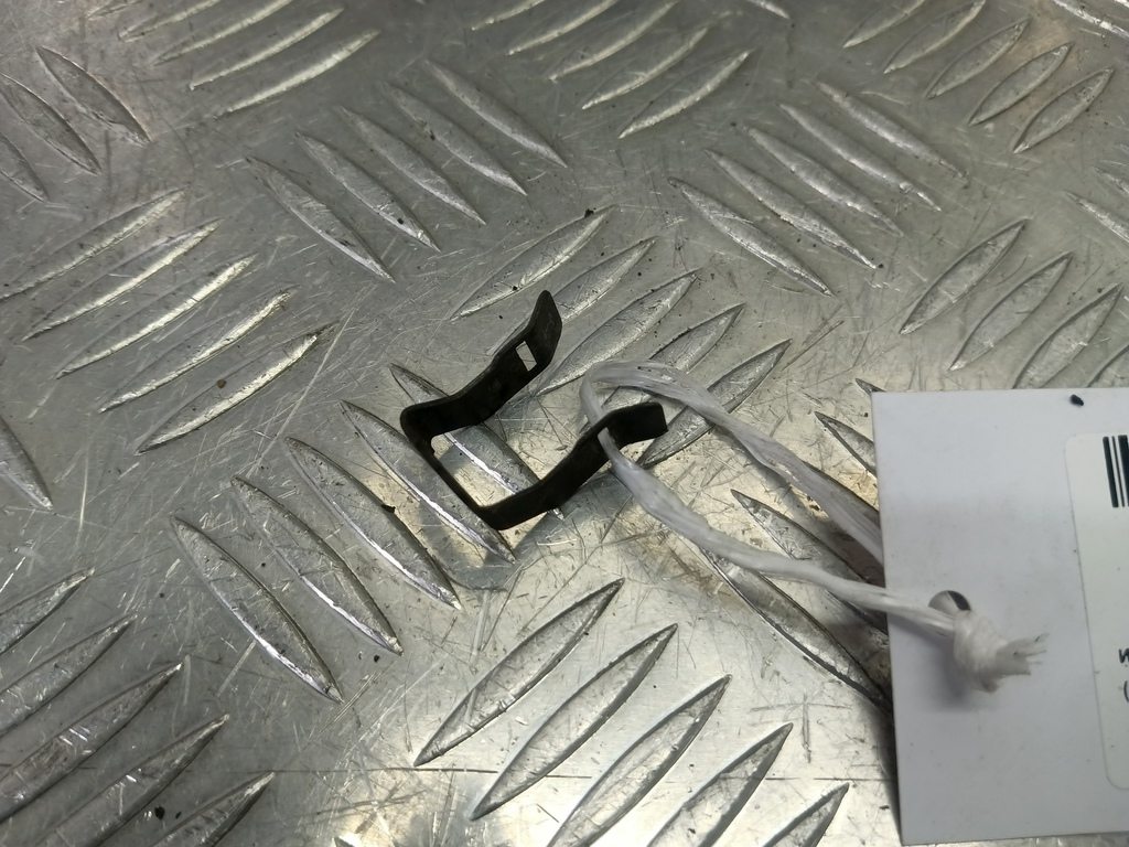 кронштейн форсунки топливной (зажим) MAZDA 3 1.6 MT (105 л.с.)3  BK рестайлинг (2006—2009) Седан ZJ0113243A, 520 рублей, Москва