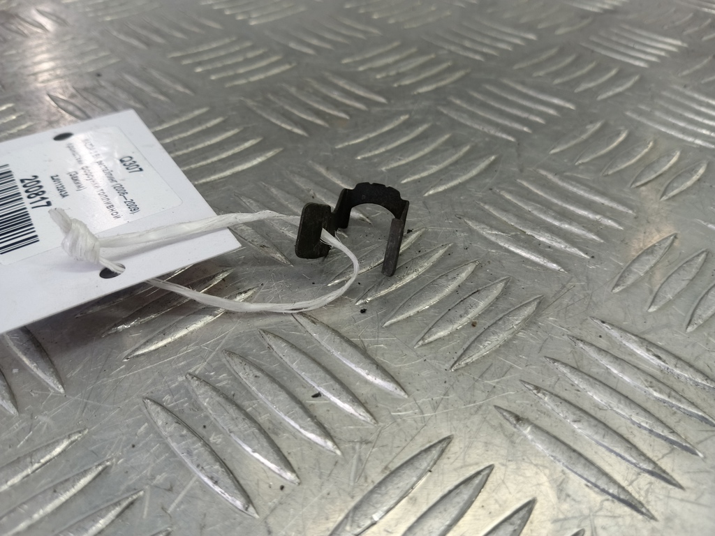 кронштейн форсунки топливной (зажим) MAZDA 3 1.6 MT (105 л.с.)3  BK рестайлинг (2006—2009) Седан ZJ0113243A, 520 рублей, Москва