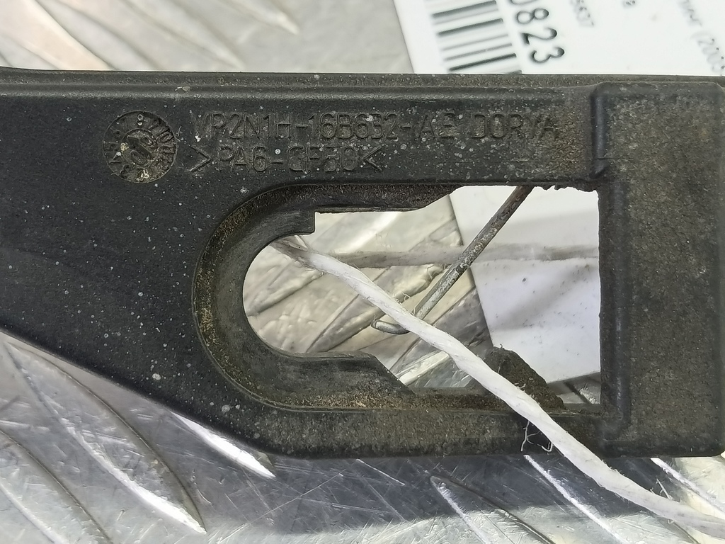 ручка открывания капота FORD Fusion 1.4 MT (80 л.с.)Fusion  I рестайлинг (2005—2012) Хетчбэк 1305637, 4660 рублей, Москва