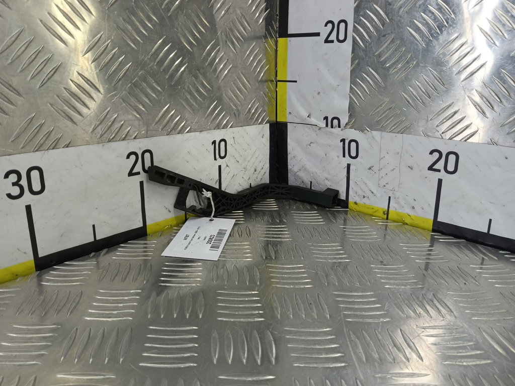 ручка открывания капота FORD Fusion 1.4 MT (80 л.с.)Fusion  I рестайлинг (2005—2012) Хетчбэк 1305637, 4660 рублей, Москва