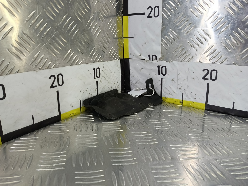 дефлектор радиатора (пыльник) FORD Fusion 1.4 MT (80 л.с.)Fusion  I рестайлинг (2005—2012) Хетчбэк 1363594, 2130 рублей, Москва