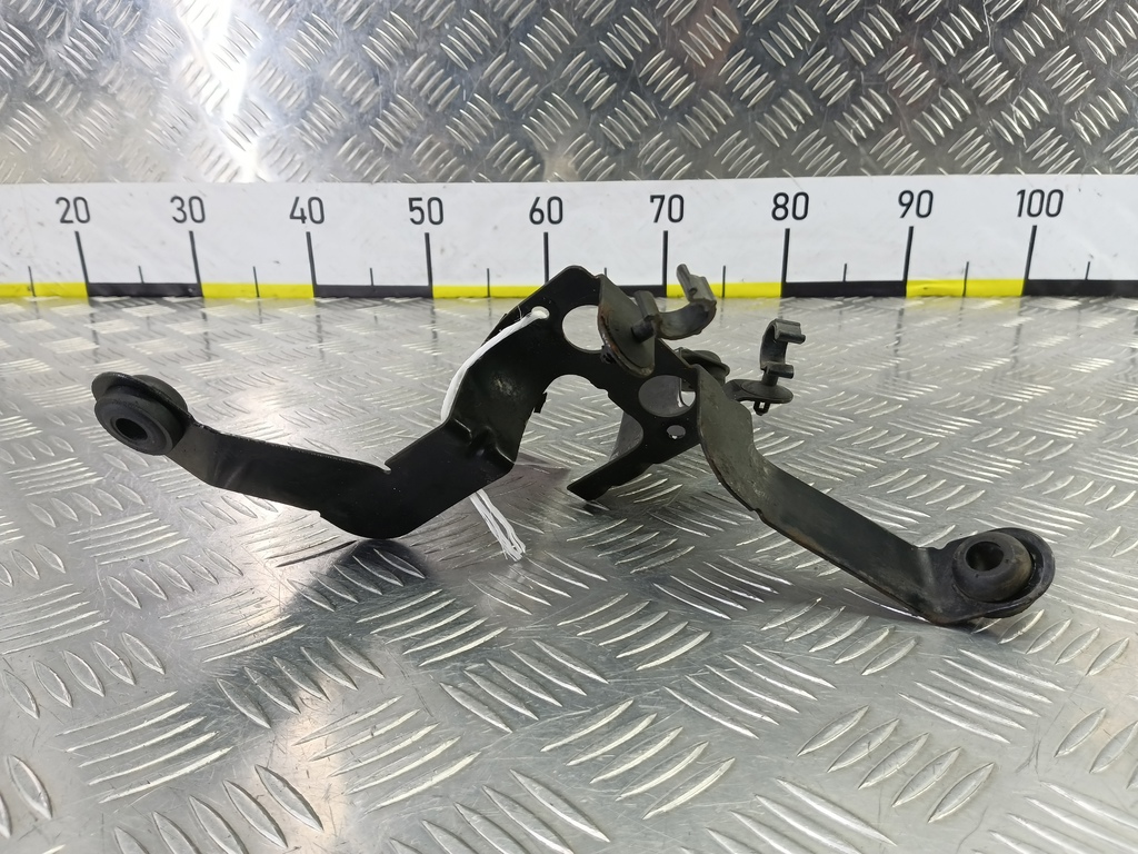 кронштейн блока abs FORD Fusion 1.4 MT (80 л.с.)Fusion  I рестайлинг (2005—2012) Хетчбэк 1312360, 520 рублей, Москва