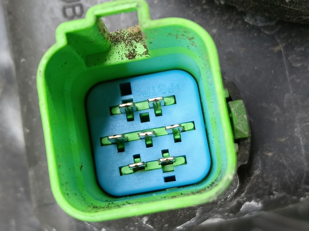 фара FORD Fusion 1.4 MT (80 л.с.)Fusion  I рестайлинг (2005—2012) Хетчбэк 1547726, 11330 рублей, Москва