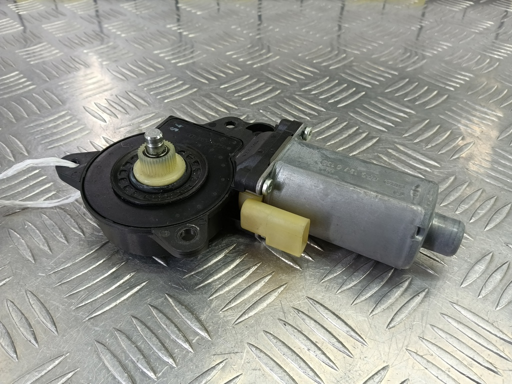 моторчик стеклоподъёмника FORD Fusion 1.4 MT (80 л.с.)Fusion  I рестайлинг (2005—2012) Хетчбэк 1205750, 520 рублей, Москва