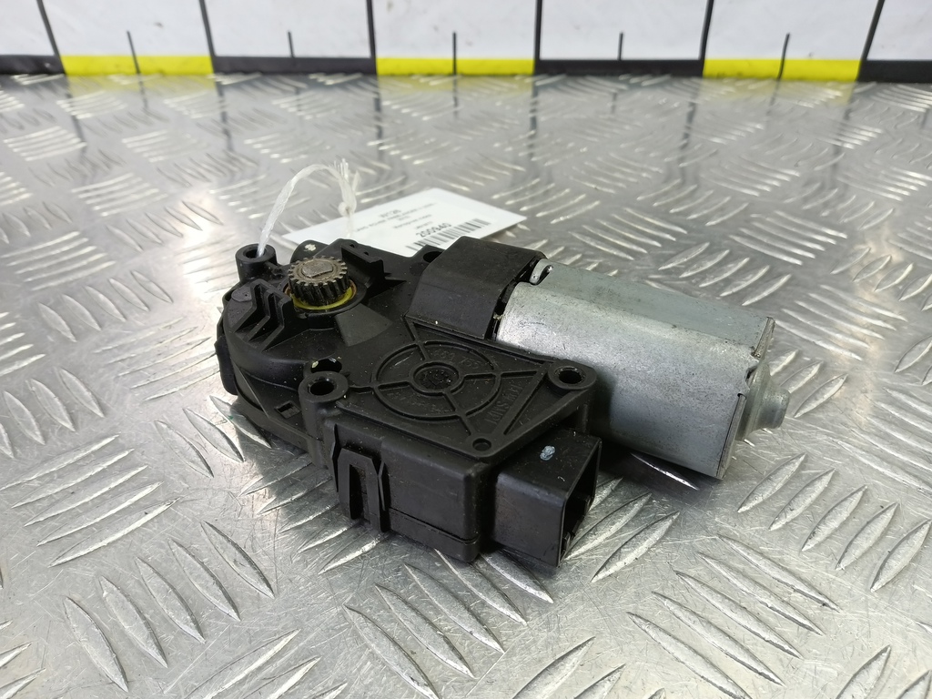 моторчик люка LAND ROVER FREELANDER  LR019777, 1440 рублей, Москва