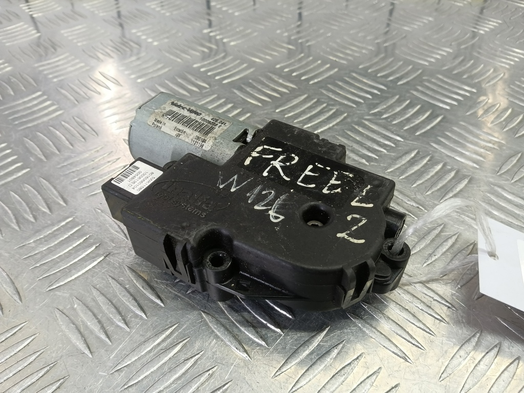 моторчик люка LAND ROVER FREELANDER  LR019777, 1440 рублей, Москва