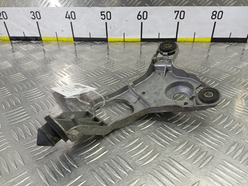 кронштейн стеклоочистителя FORD Focus 2.0 AMT (160 л.с.)Focus  III рестайлинг (2014—2019) Седан CV6Z17496A, 2930 рублей, Москва