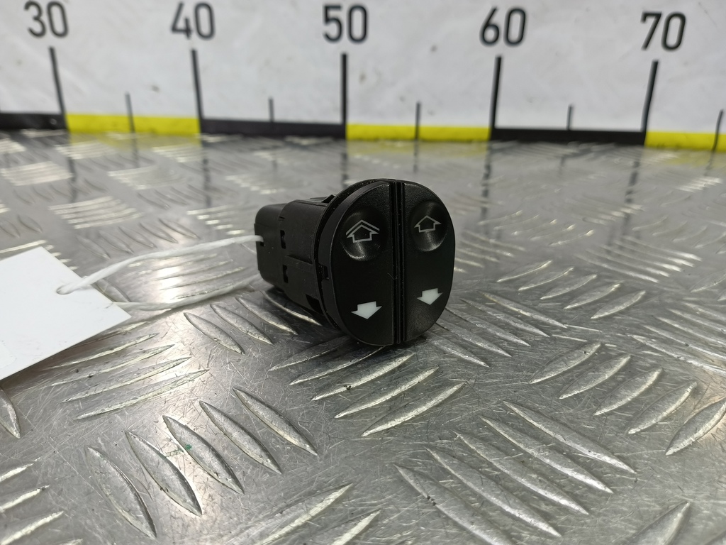 кнопка стеклоподъемника FORD Fusion 1.4 MT (80 л.с.)Fusion  I рестайлинг (2005—2012) Хетчбэк 1459691, 2010 рублей, Москва