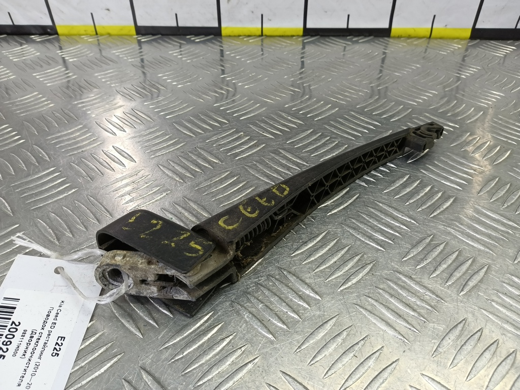 поводок стеклоочистителя (дворник) Kia Ceed  988111H000, 630 рублей, Москва