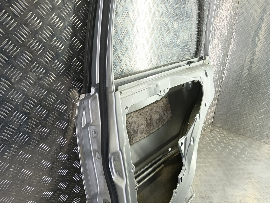 дверь FORD Fusion 1.4 MT (80 л.с.)Fusion  I рестайлинг (2005—2012) Хетчбэк 1692555, 4770 рублей, Москва