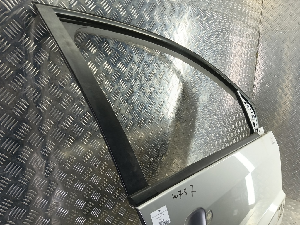 дверь FORD Fusion 1.4 MT (80 л.с.)Fusion  I рестайлинг (2005—2012) Хетчбэк 1692547, 9030 рублей, Москва