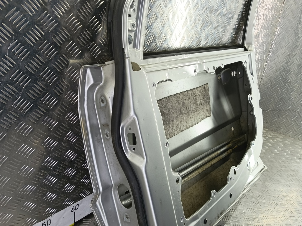 дверь FORD Fusion 1.4 MT (80 л.с.)Fusion  I рестайлинг (2005—2012) Хетчбэк 1692547, 9030 рублей, Москва