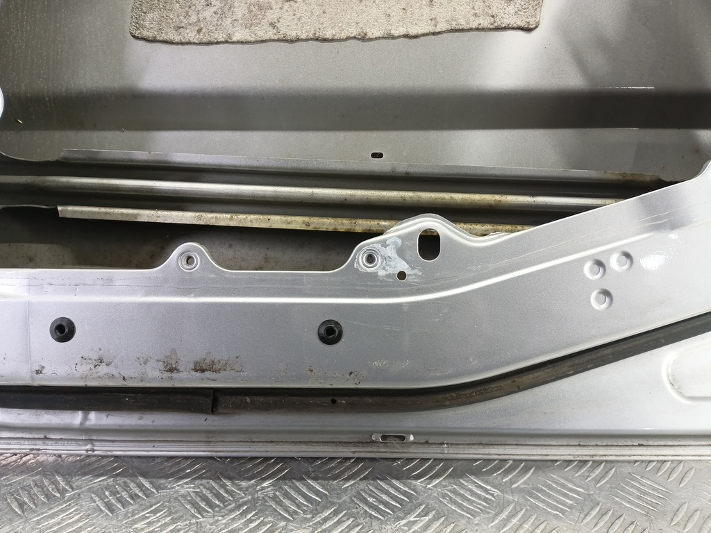 дверь FORD Fusion 1.4 MT (80 л.с.)Fusion  I рестайлинг (2005—2012) Хетчбэк 1692547, 9030 рублей, Москва