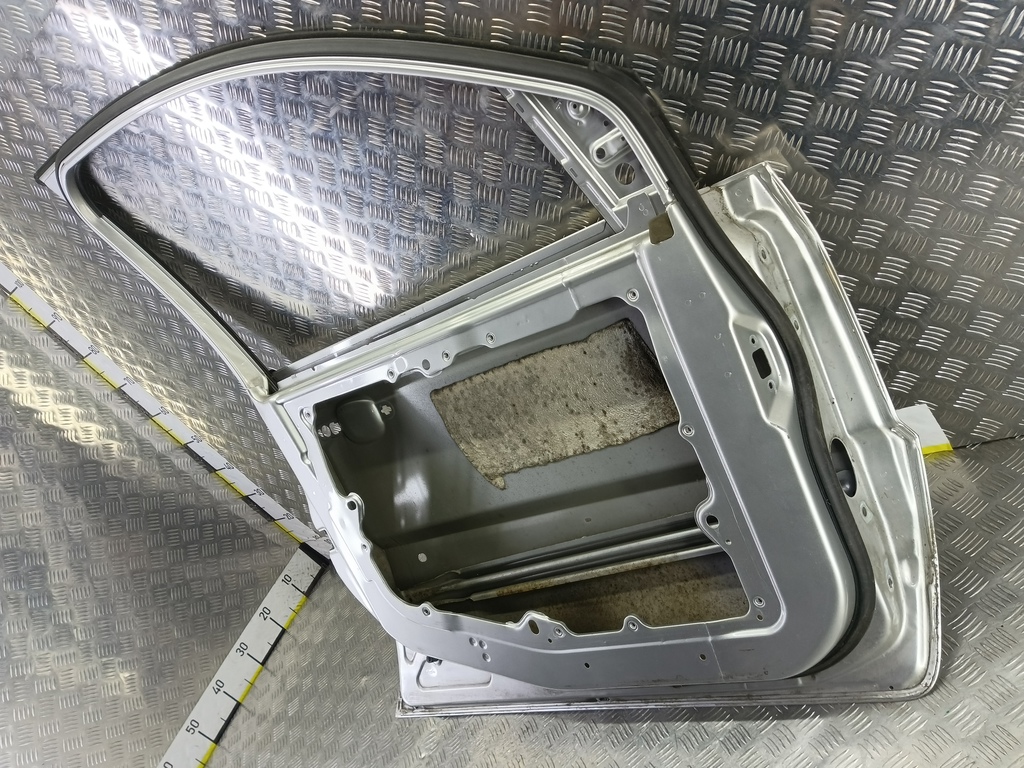 дверь FORD Fusion 1.4 MT (80 л.с.)Fusion  I рестайлинг (2005—2012) Хетчбэк 1692551, 11330 рублей, Москва