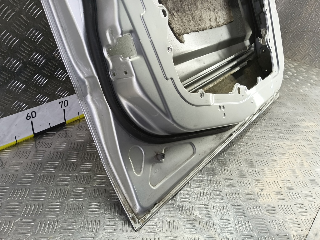 дверь FORD Fusion 1.4 MT (80 л.с.)Fusion  I рестайлинг (2005—2012) Хетчбэк 1692551, 11330 рублей, Москва