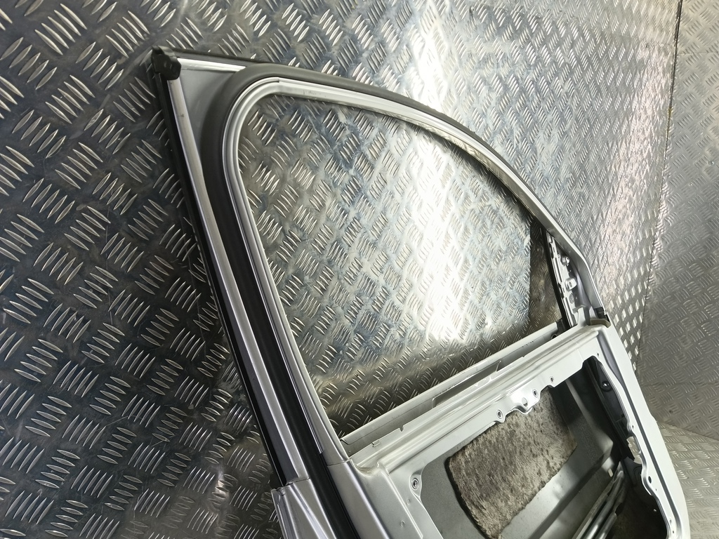 дверь FORD Fusion 1.4 MT (80 л.с.)Fusion  I рестайлинг (2005—2012) Хетчбэк 1692551, 11330 рублей, Москва