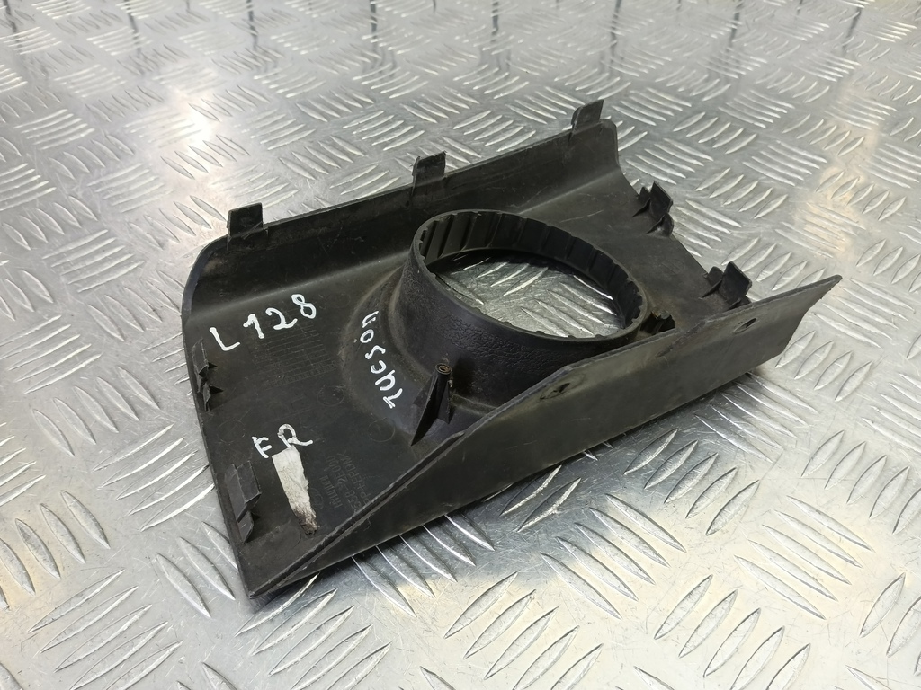 накладка бампера переднего Hyundai TUCSON 2.0 CRDi AT (112 л.с.)Tucson  I (2004—2011) Внедорожник 865582E000, 1320 рублей, Москва