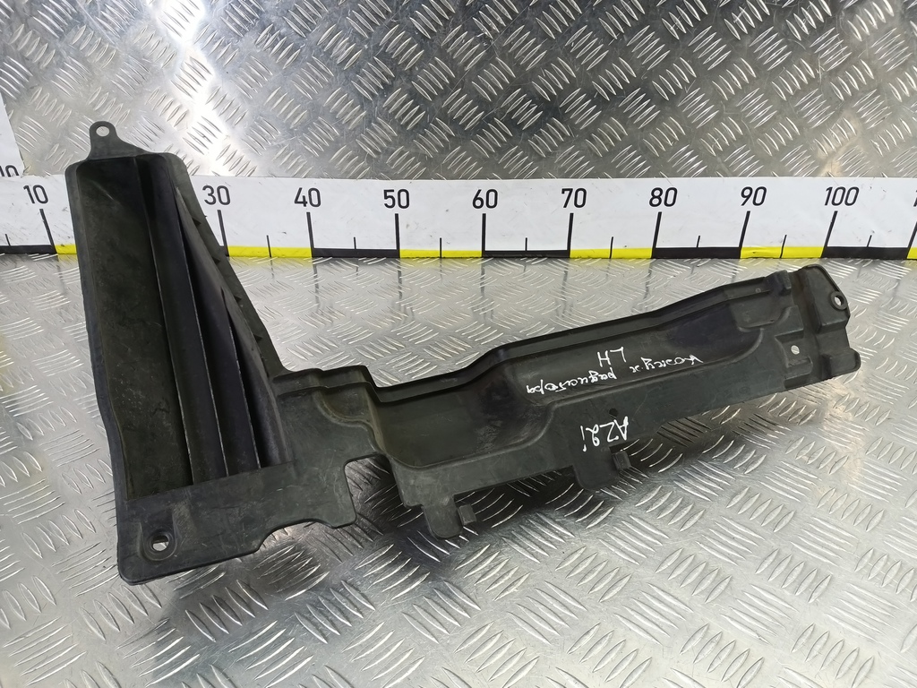 дефлектор радиатора (пыльник) Hyundai TUCSON 2.0 MT (140 л.с.)Tucson  I (2004—2011) Внедорожник 291352E000, 1550 рублей, Москва