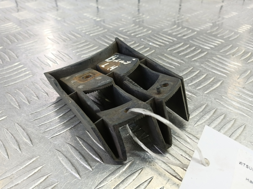 накладка бампера переднего MITSUBISHI PAJERO SPORT  MR496691, 980 рублей, Москва