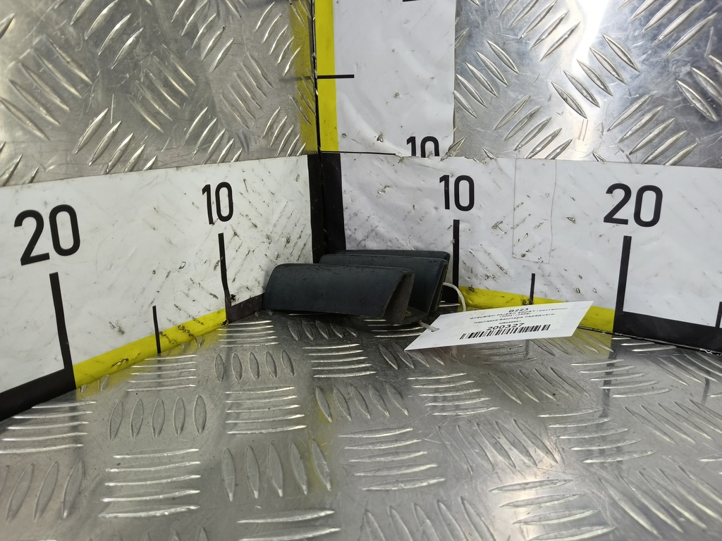 накладка бампера переднего MITSUBISHI PAJERO SPORT  MR496691, 980 рублей, Москва