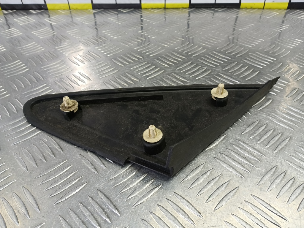 накладка крыла переднего FORD Focus 1.6 AT (100 л.с.)Focus  II (2005—2008) Хетчбэк 1683639, 980 рублей, Москва