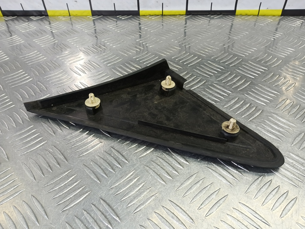 накладка крыла переднего FORD Focus 1.6 AT (100 л.с.)Focus  II (2005—2008) Хетчбэк 1683639, 980 рублей, Москва