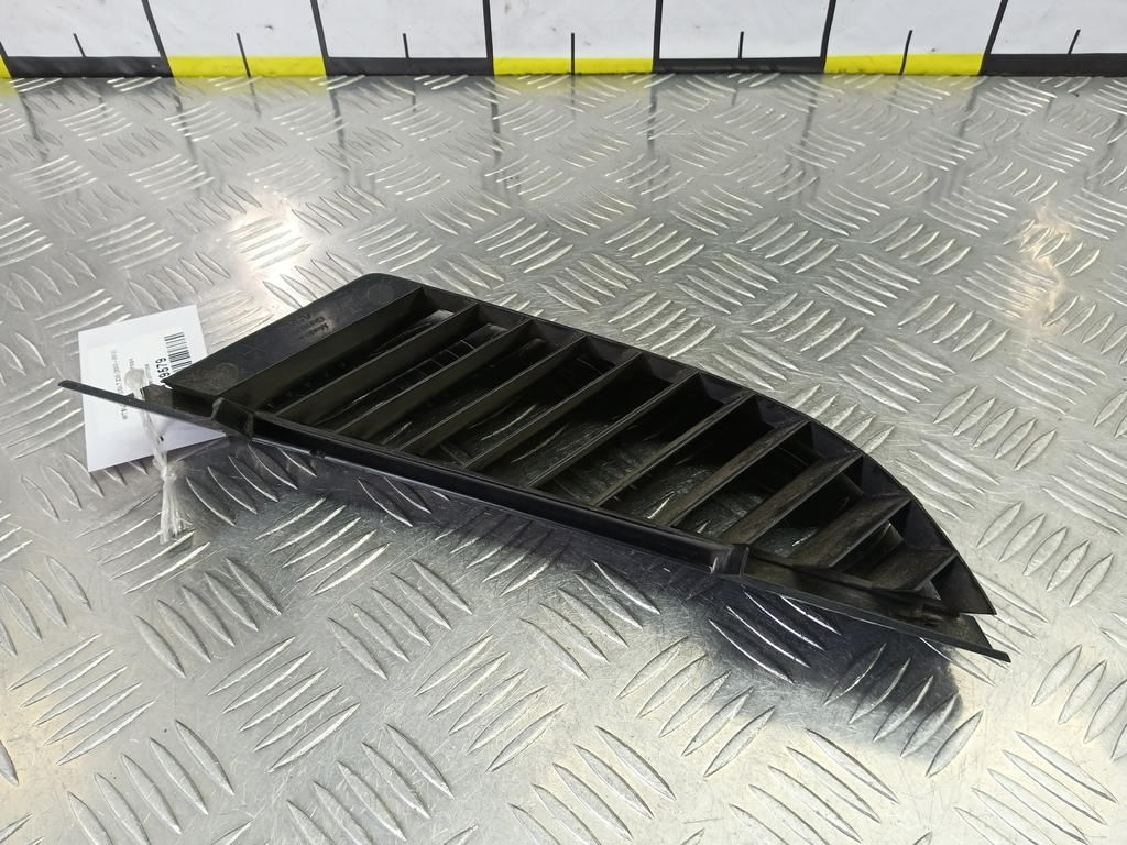 решетка радиатора MITSUBISHI COLT  MN127773XA, 2130 рублей, Москва